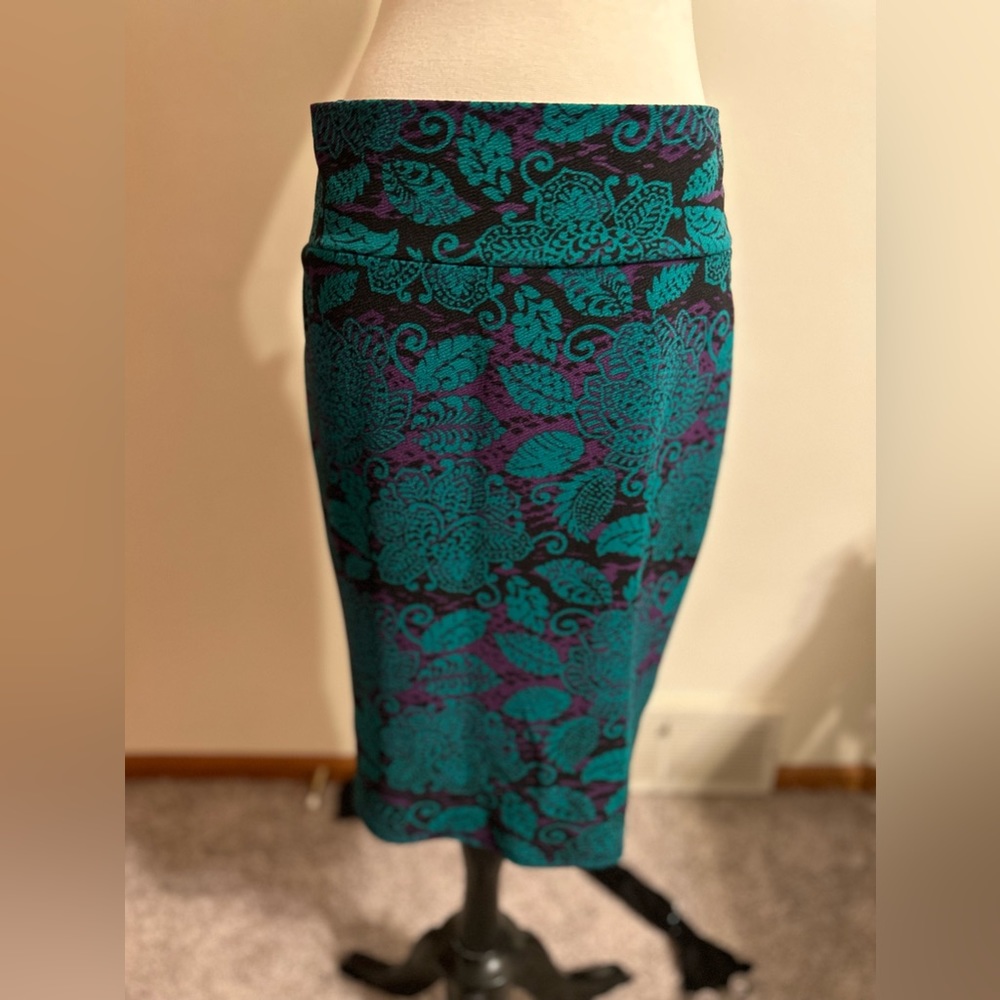 Beautiful green skirt. Size L.